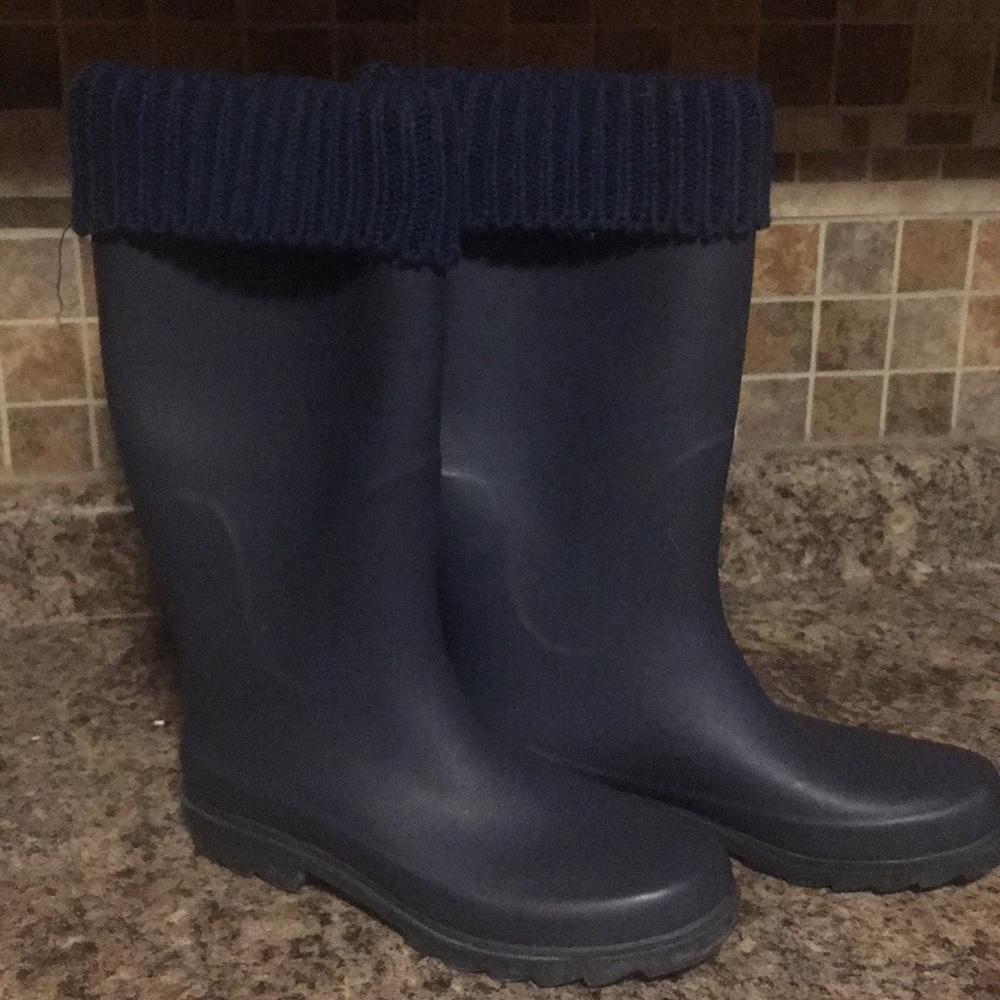 American Eagle navy blue rain boots